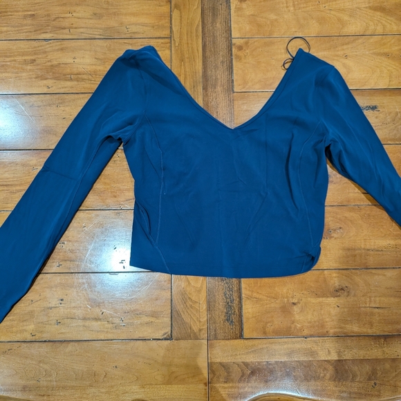 Lululemon Size 10 Nylon long Sleeve Navy Shirt - Picture 7 of 7